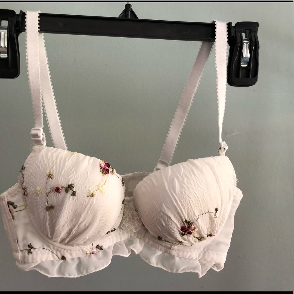 4 bras